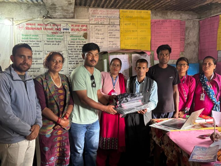 “दलित विद्यार्थीको शिक्षामा शुभकालिकाको साथ : ८० जनालाई शैक्षिक सामग्री र पोशाक वितरण”